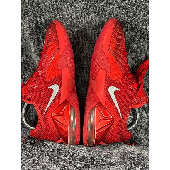 Nike LeBron 12 Shoe boy Size 7Y/ women’s 8.5 Red Sneaker Basketball University - Picture 7 of 9